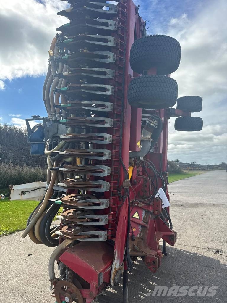 Vredo ZB3 12 meters grøntjordsnedfælder Цистерни для перевезення суспензій