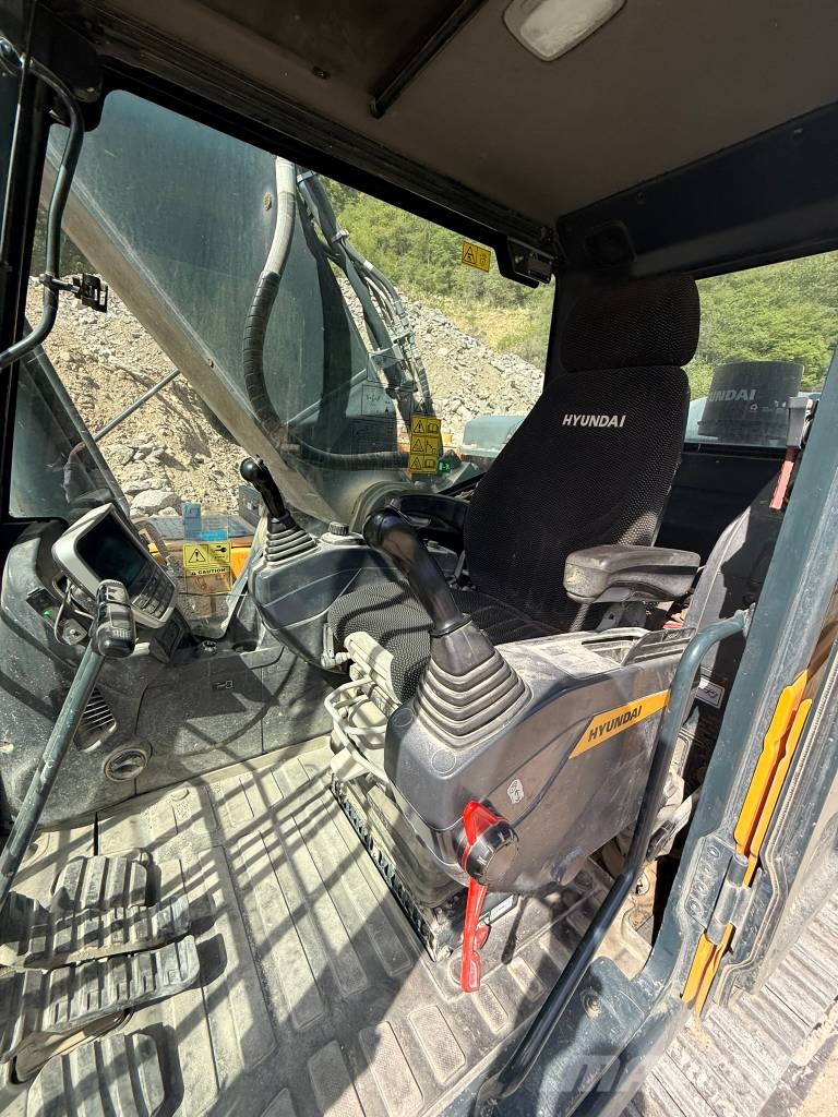 Hyundai HX 300 AL Rupsgraafmachines