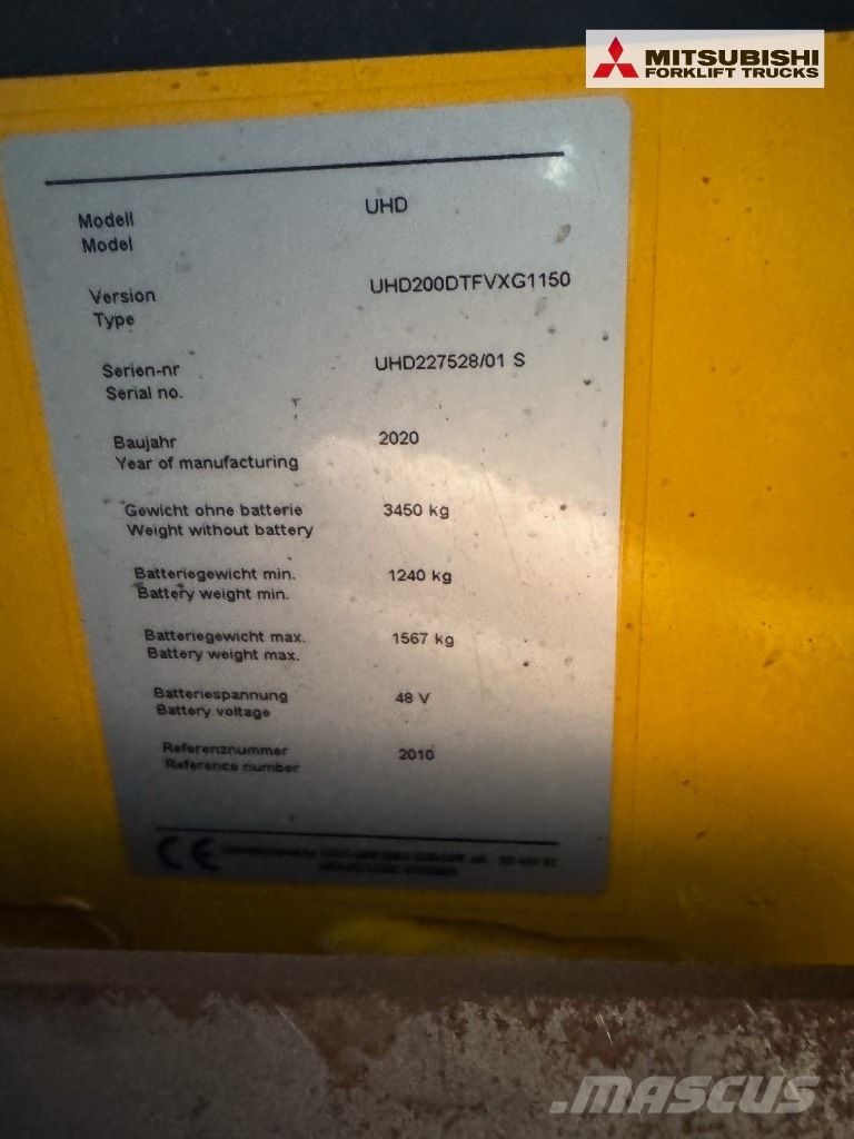 UniCarriers 200DTFVXG1150UHD - 13542 Std. Reach truck