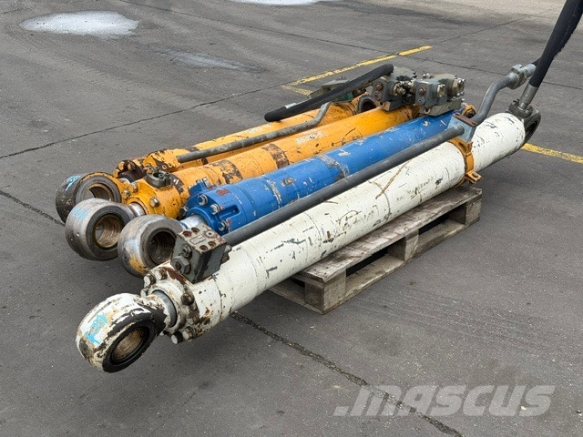 Liebherr R 954 B USED HYDRAULIC CYLINDER COMPLET هيدروليات