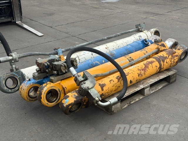Liebherr R 954 B USED HYDRAULIC CYLINDER COMPLET هيدروليات