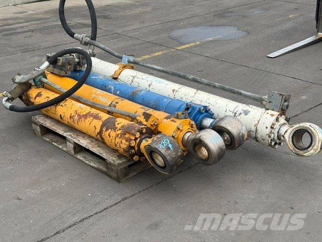 Liebherr R 954 B USED HYDRAULIC CYLINDER COMPLET هيدروليات