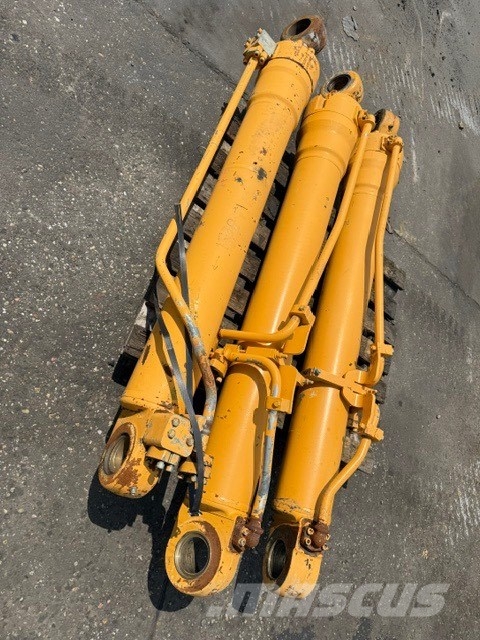 Liebherr R 944 B USED HYDRAULIC CYLINDER 液压