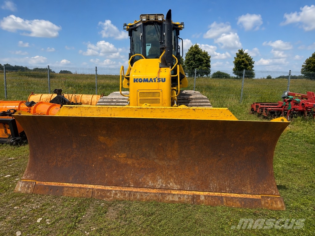 Komatsu D61PX - 24 Buldozer sobre oruga