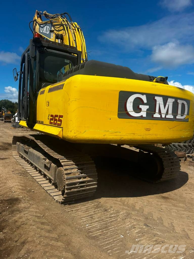 New Holland E 265 C Rupsgraafmachines