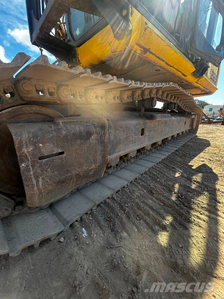 New Holland E 265 C Rupsgraafmachines