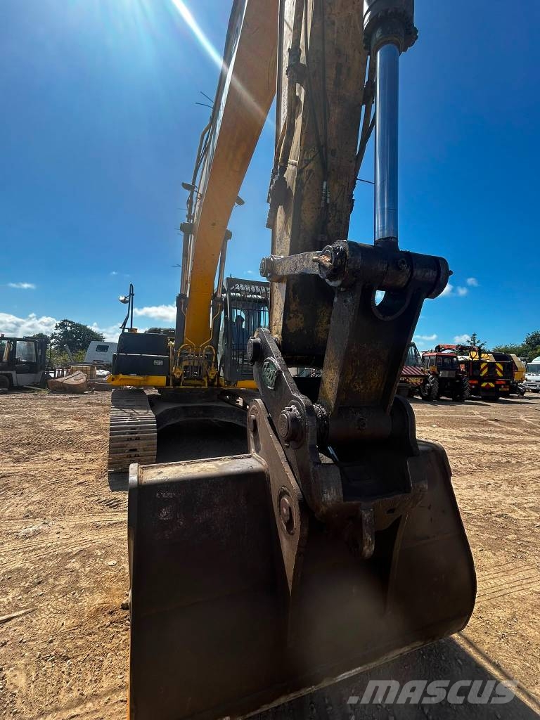 New Holland E 265 C Rupsgraafmachines