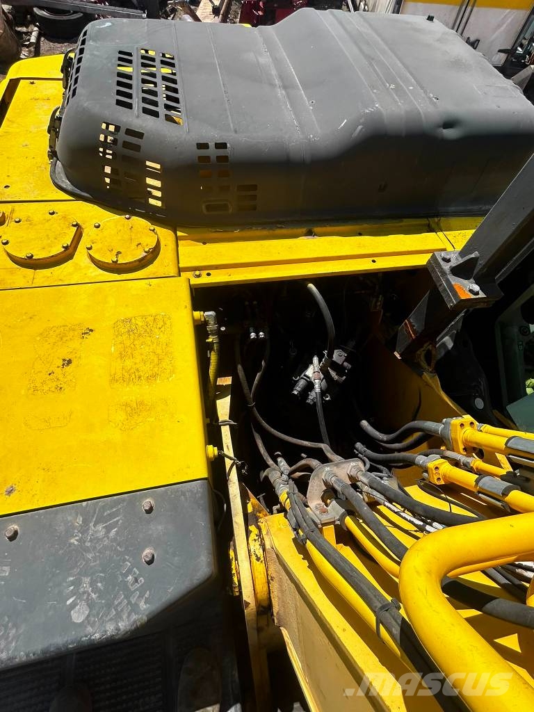New Holland E 265 C Rupsgraafmachines