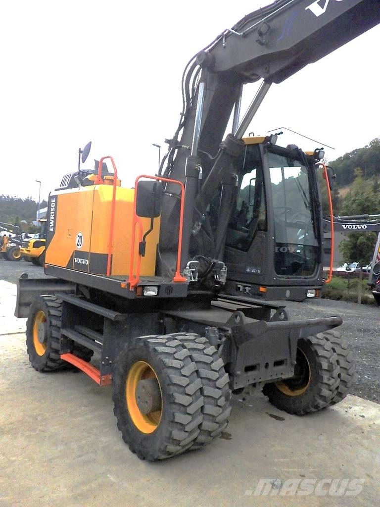 Volvo EWR 150 E حفارات بعجل