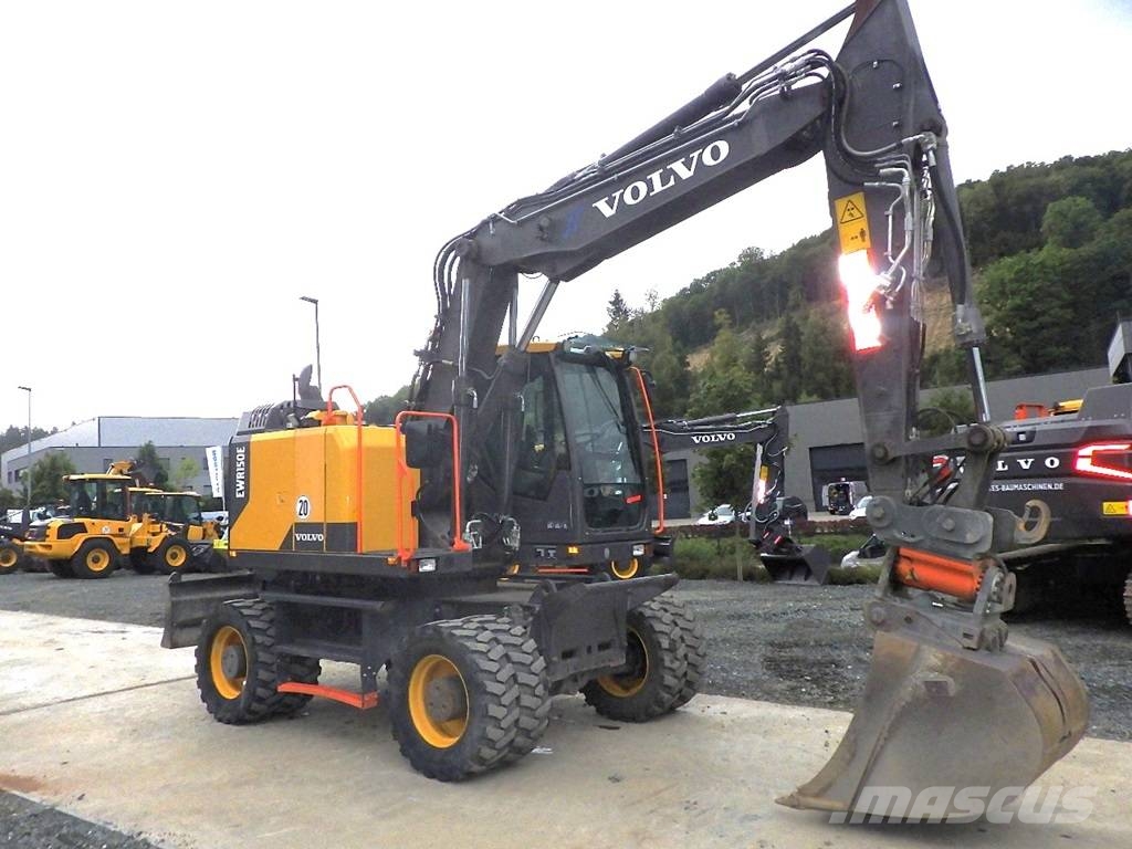 Volvo EWR 150 E حفارات بعجل