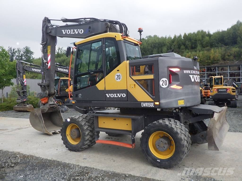 Volvo EWR 150 E حفارات بعجل