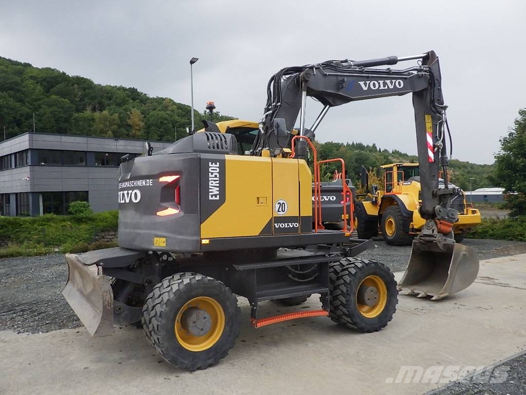Volvo EWR 150 E حفارات بعجل