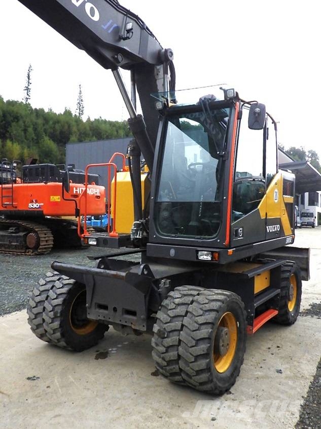 Volvo EWR 150 E حفارات بعجل