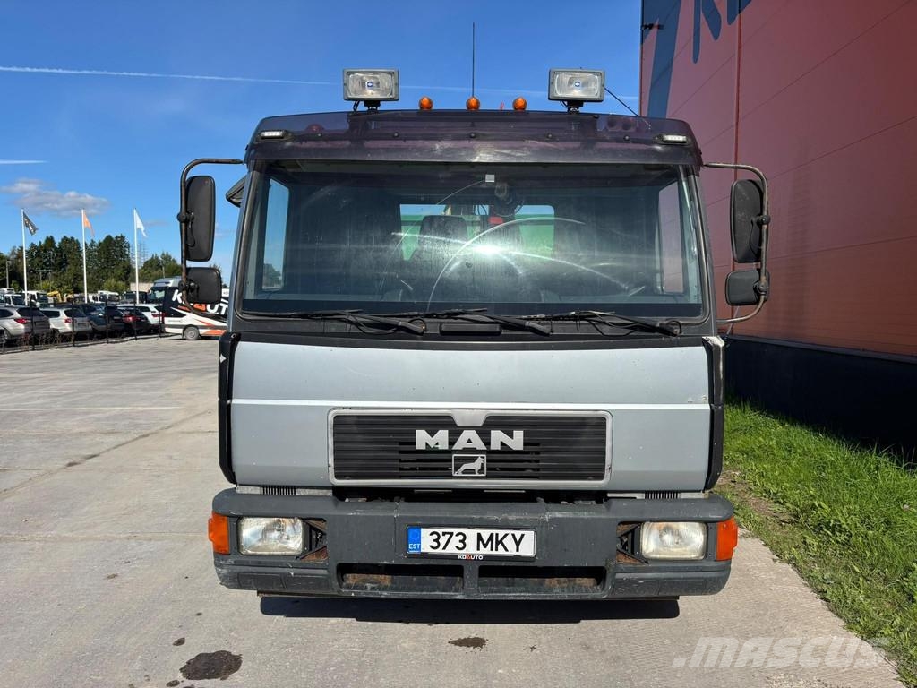 MAN 8.223 4x2 HMF 620 / BOX L=3396 mm Kraanaga veokid