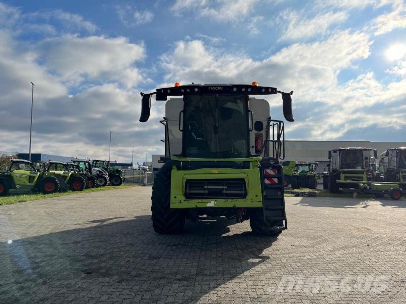 CLAAS TRION 530 MONTANA Combine de secerat