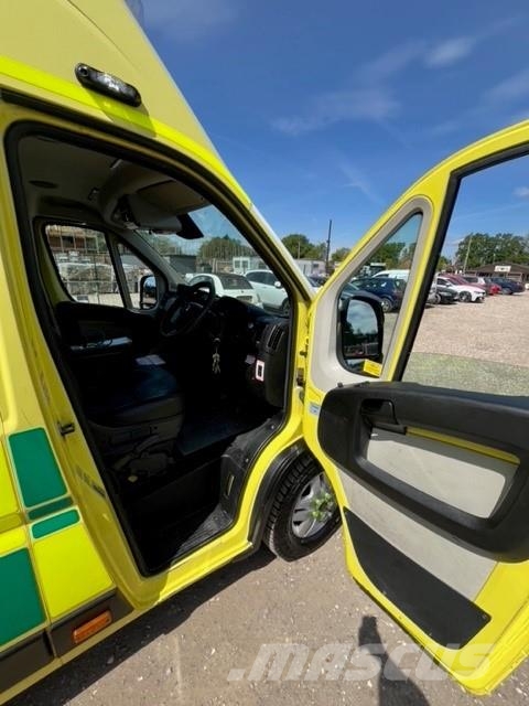 Fiat Ducato A&E Fiat Ducato A&E Vehicle with Stryker Pr Ambulanssit