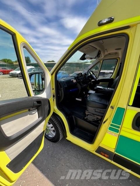 Fiat Ducato A&E Fiat Ducato A&E Vehicle with Stryker Pr Ambulanssit