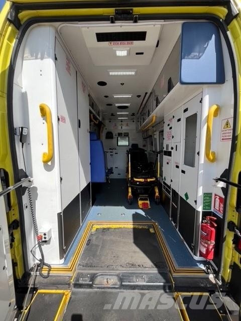 Fiat Ducato A&E Fiat Ducato A&E Vehicle with Stryker Pr Ambulanssit