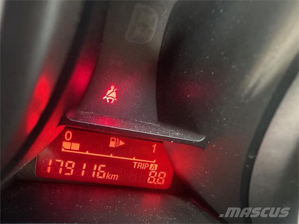 Mazda 5 2012 MANUÁL 2.0 B 7 miest VIN 481 Avtomobili