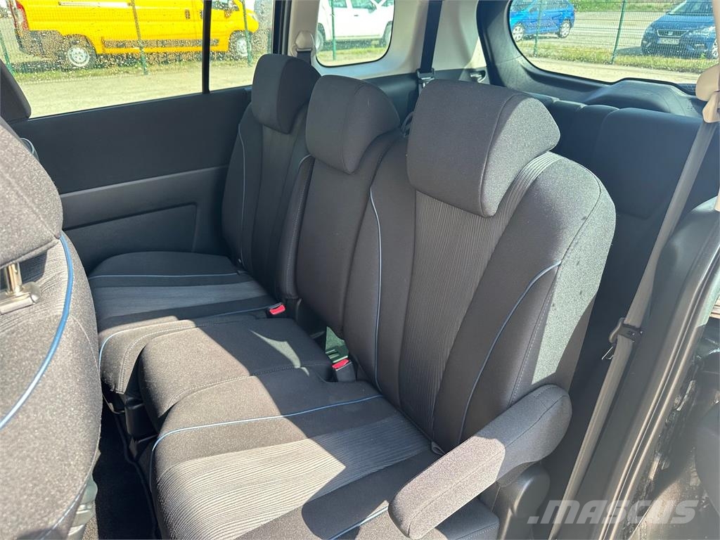 Mazda 5 2012 MANUÁL 2.0 B 7 miest VIN 481 Avtomobili