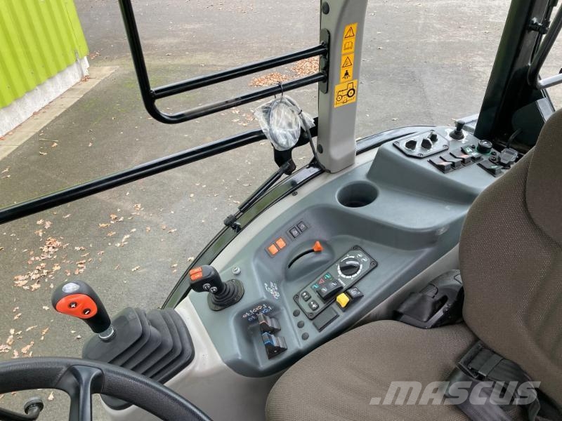 CLAAS NEXOS 240 M Tractors