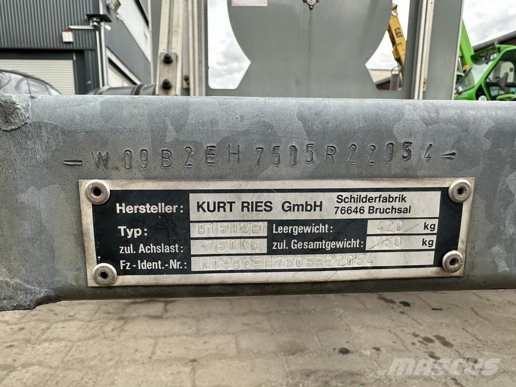  Other Verkehrssicherungsanhänger / Pfeil Rechts un Otros remolques