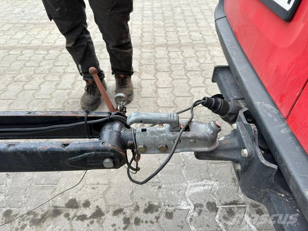  Other Verkehrssicherungsanhänger / Pfeil Rechts un Otros remolques