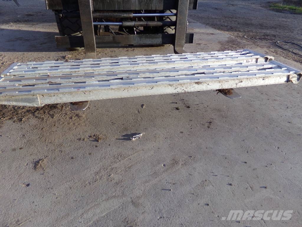 Aluminiumramper 3000x400mm 15T Gripklohake Ostale prikolice