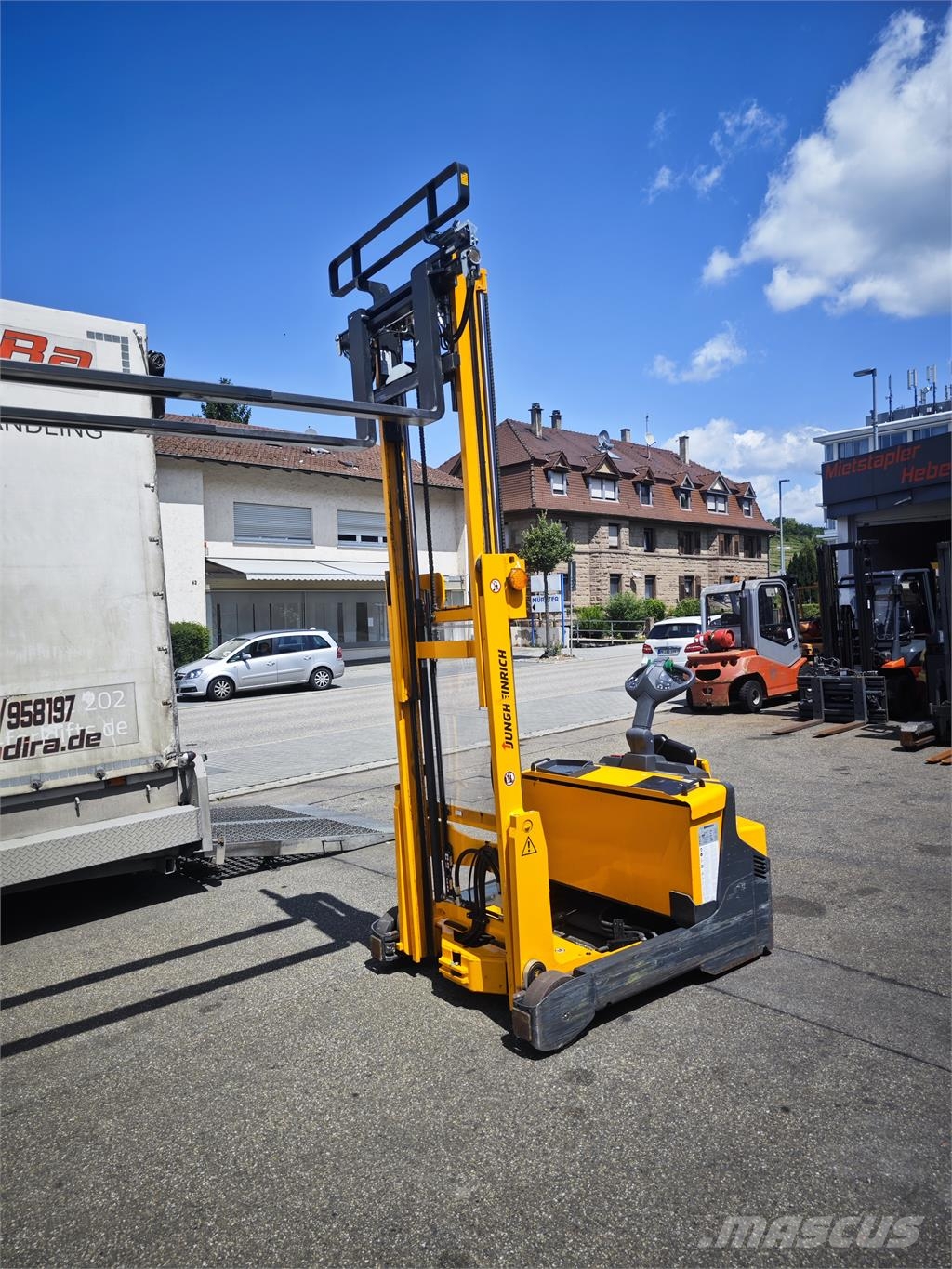 Jungheinrich ERV 308 Stand-in stackers