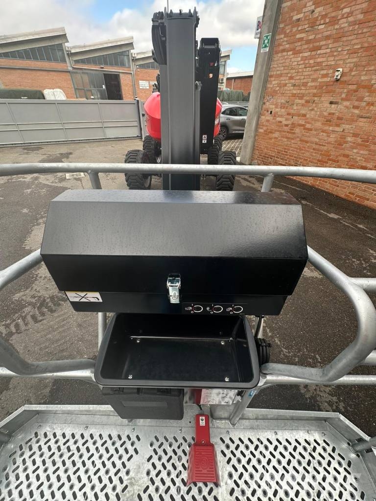 Manitou 180 ATJ رافعات سلة مفصلية