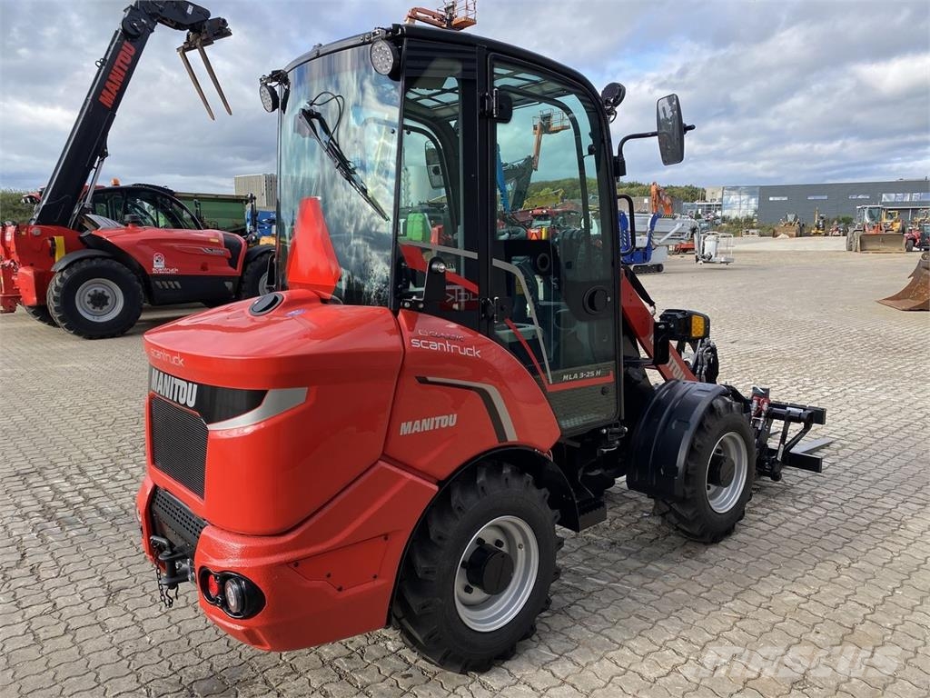 Manitou MLA 3-25H CAB Multi purpose loaders