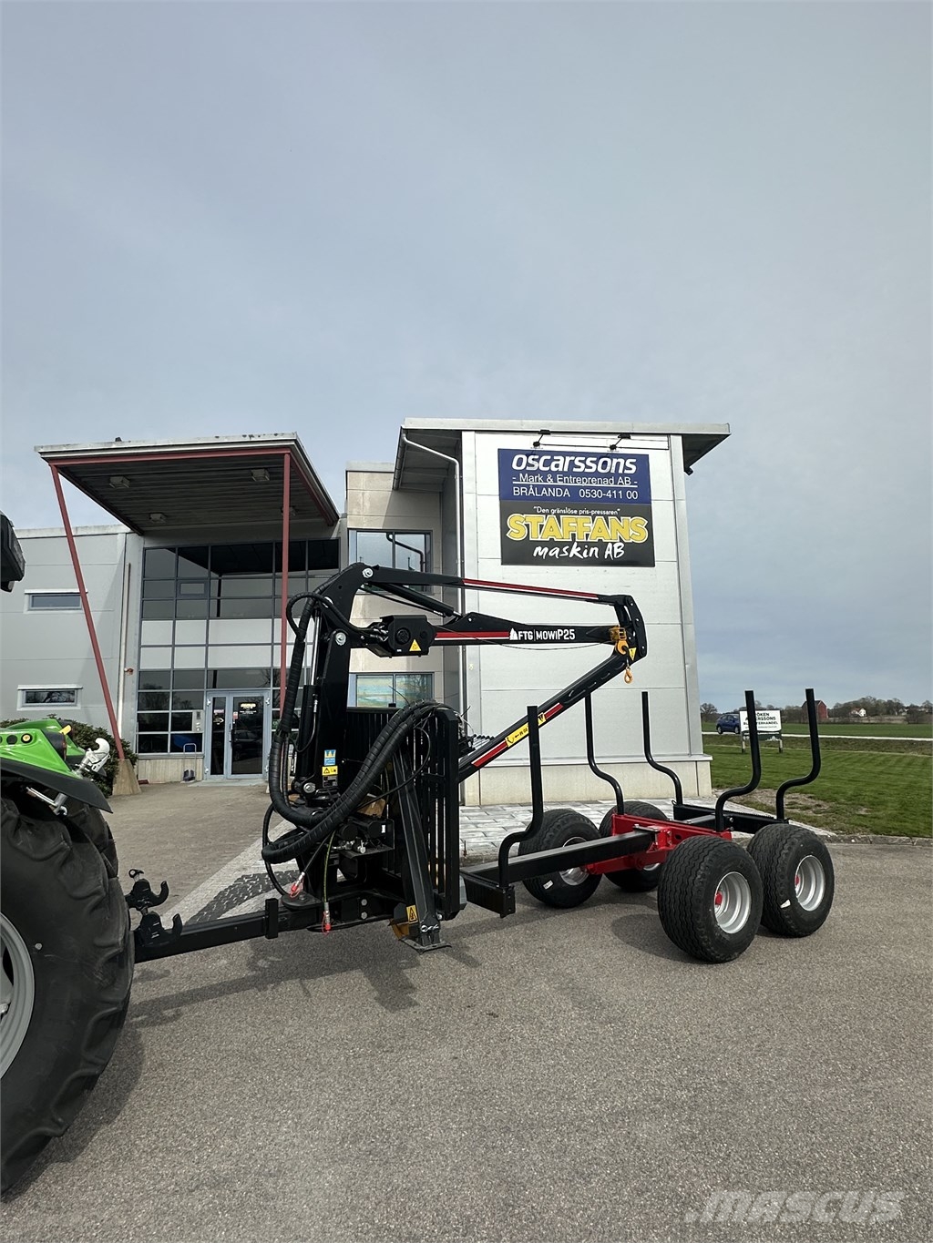 Mowi 650/P25 Forest trailers