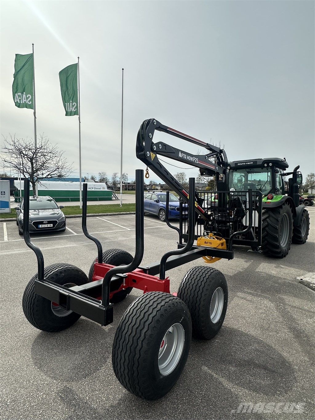 Mowi 650/P25 Forest trailers