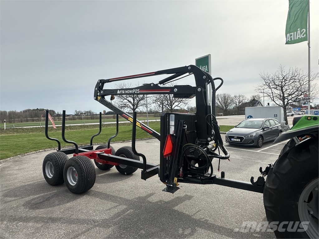 Mowi 650/P25 Forest trailers