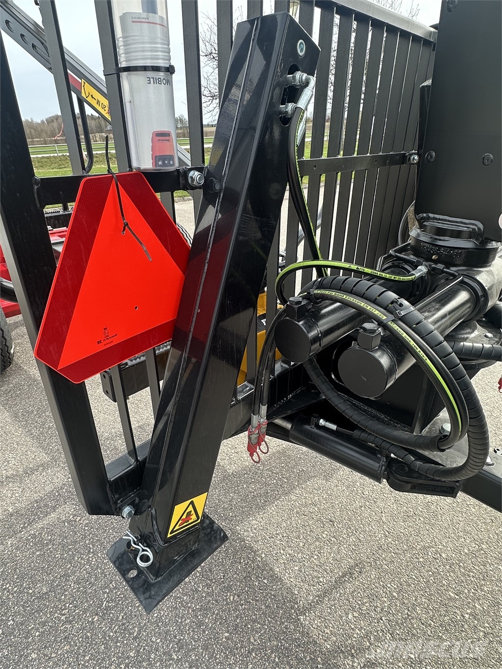 Mowi 650/P25 Forest trailers
