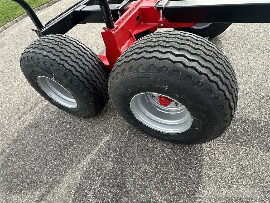 Mowi 650/P25 Forest trailers