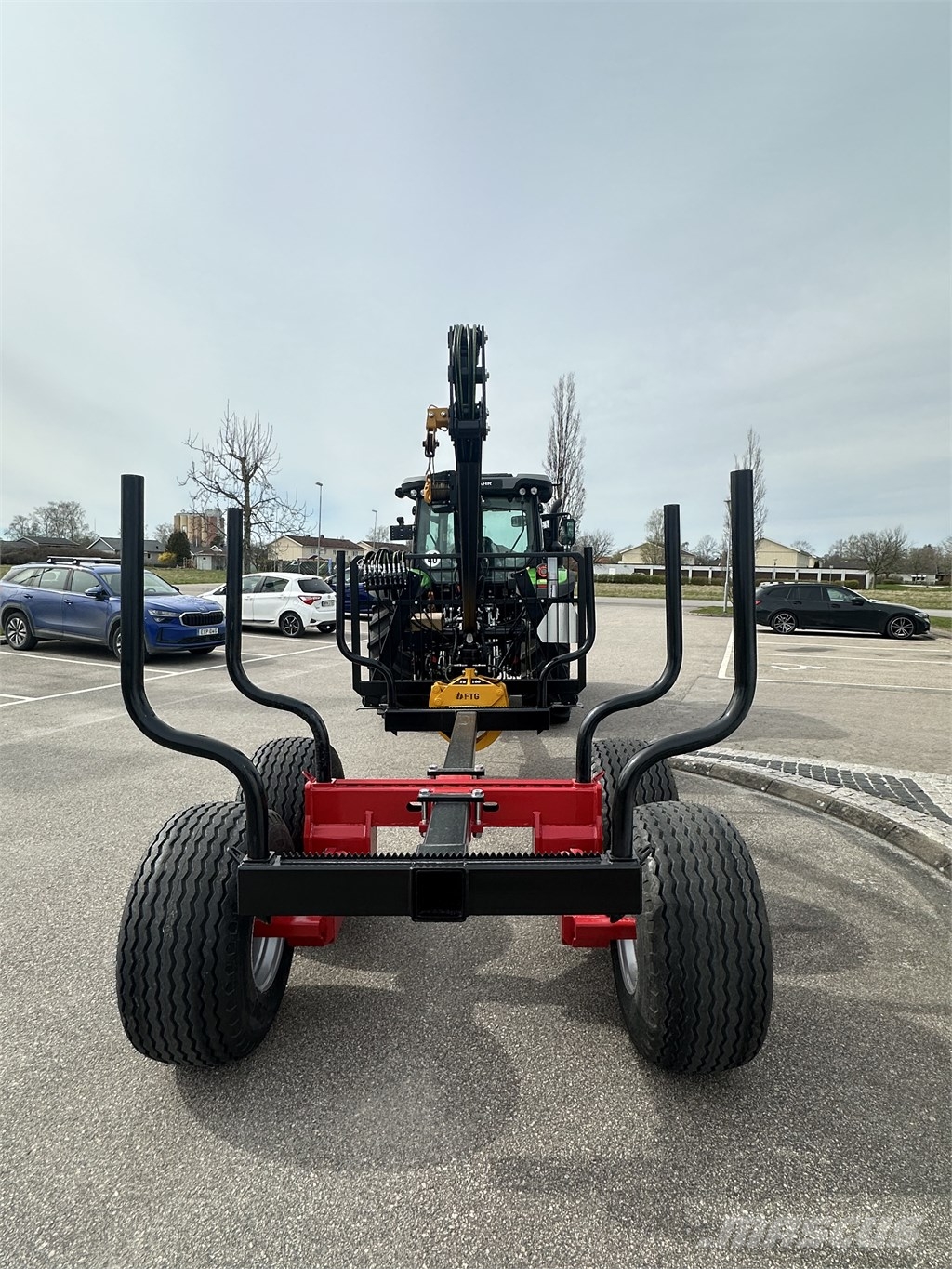 Mowi 650/P25 Forest trailers