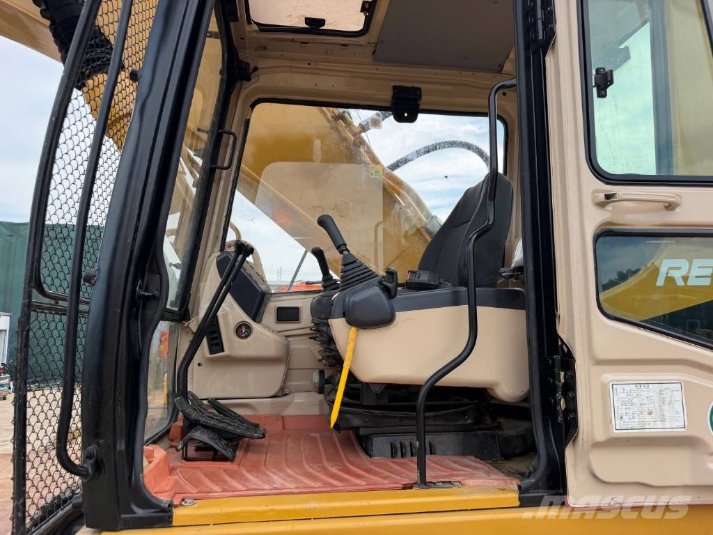 CAT 330 Гусеничні екскаватори