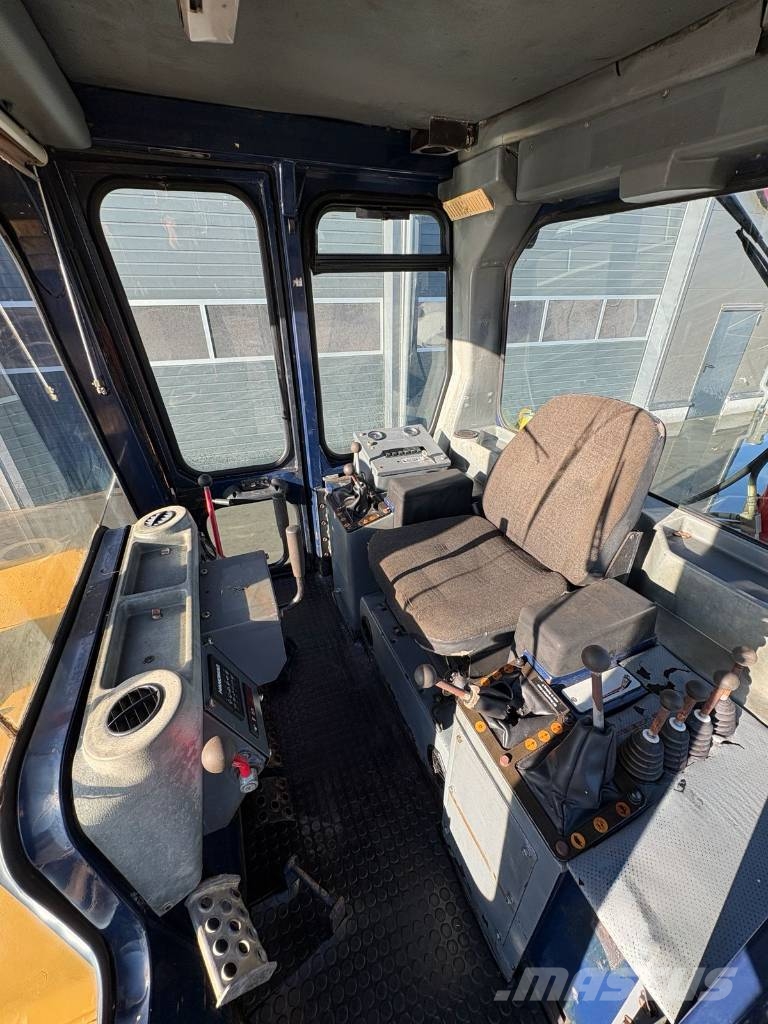 Hanomag D580E Гусеничні бульдозери
