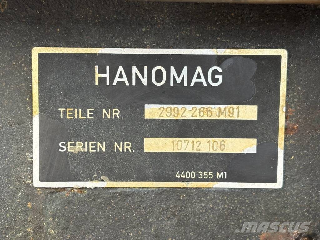 Hanomag D580E Гусеничні бульдозери