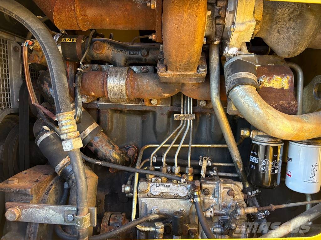 Hanomag D580E Гусеничні бульдозери
