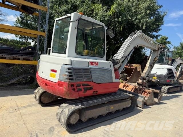 Takeuchi TB 250 Mini bageri < 7t