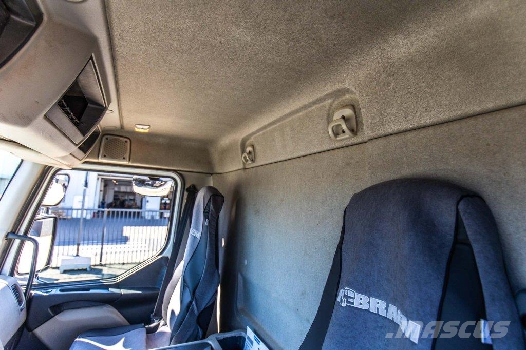 Renault MIDLUM 270 DXI +ALU 12.000L/4COMP. 運油車