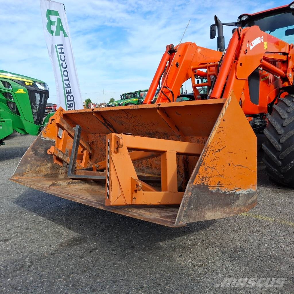Kubota M 7171 Traktorer