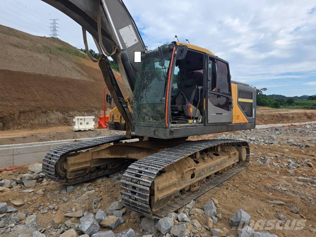 Volvo EC 300 E حفارات زحافة