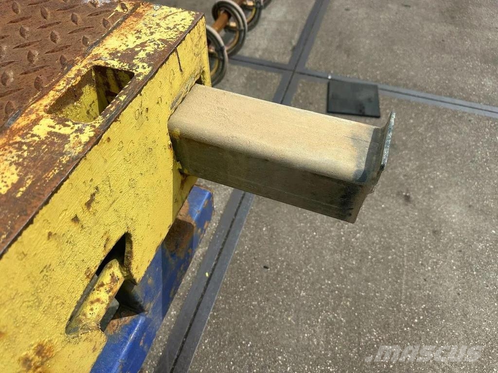 Es-ge 3 SOU-1N , LAST AXLE STEERING, 4M EXTENDABLE + HYP Semirremolques de carga baja