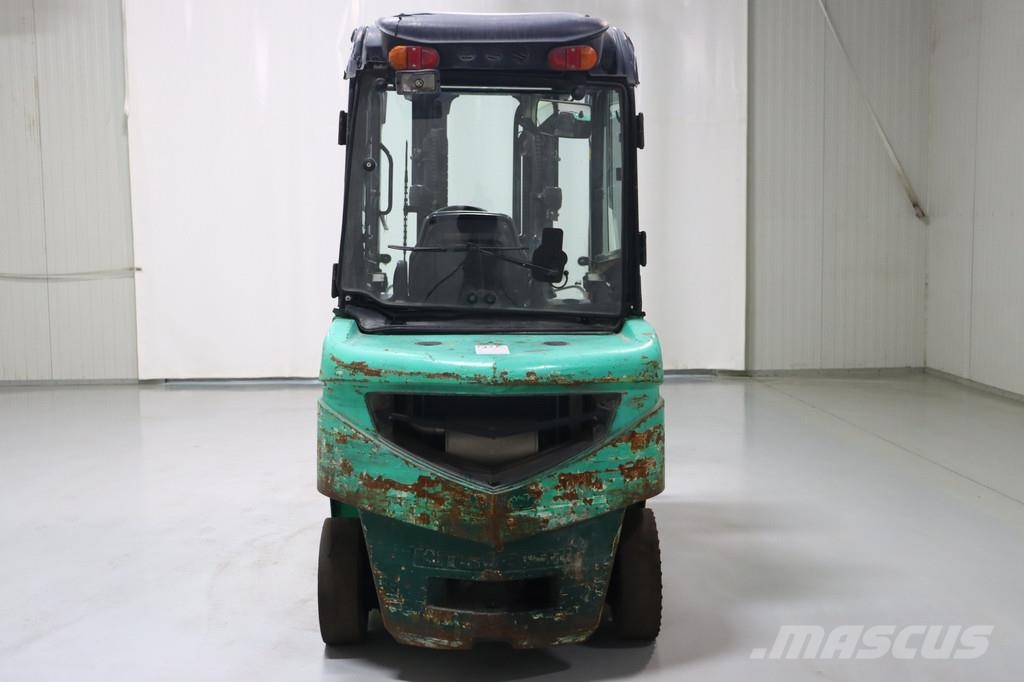 Mitsubishi FD25N Dízel targoncák
