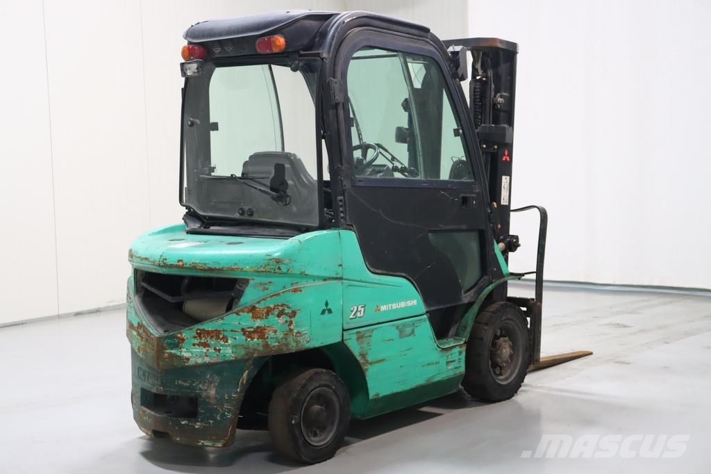 Mitsubishi FD25N Dízel targoncák