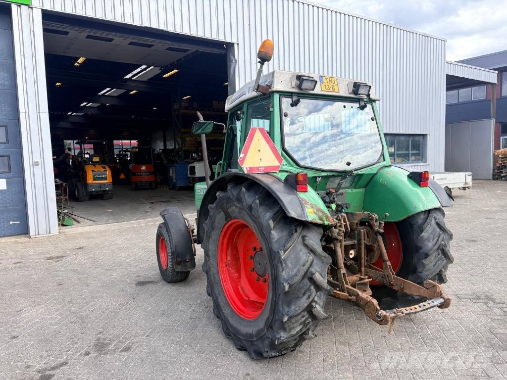 Fendt 250S Trattori