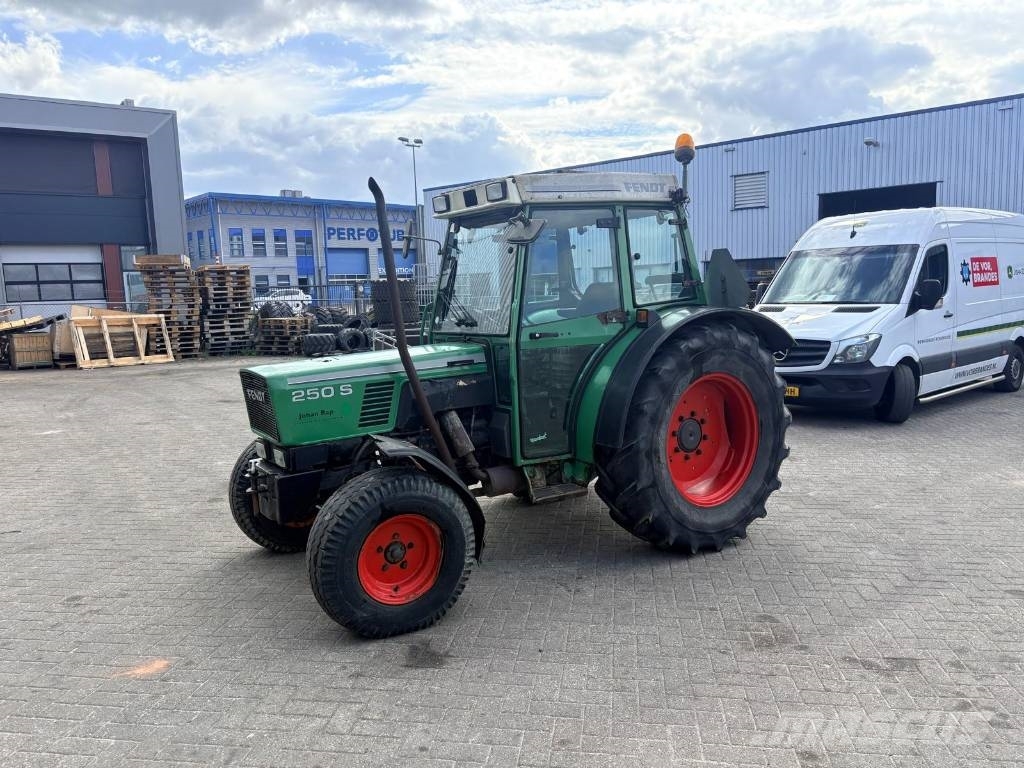Fendt 250S Trattori